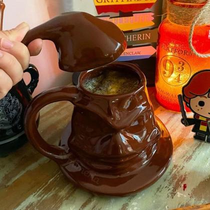 Imagem de Caneca 3D Chapéu Seletor - Harry Potter 350ml - Zona Criativa