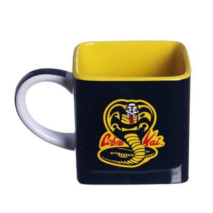 Imagem de Caneca Cobra Kai Cubo 3D Quadrada Cerâmica 300ML Oficial Netflix - Zona Criativa