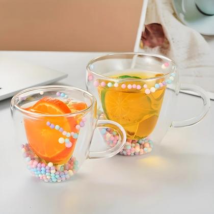 Imagem de Caneca de Café de Vidro com Parede Dupla - Design de Amor com Bolas Coloridas