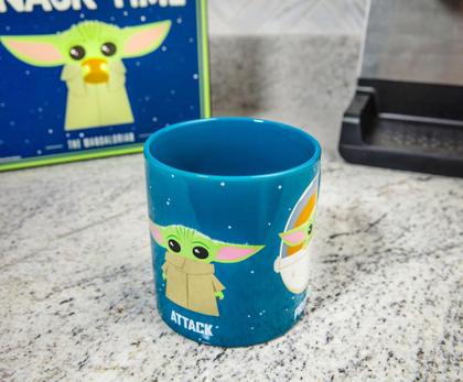 Imagem de Caneca de café Silver Buffalo Star Wars The Mandalorian Baby Yoda