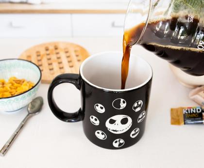 Imagem de Caneca de cerâmica Silver Buffalo Disney Nightmare Before Christmas