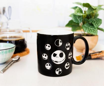 Imagem de Caneca de cerâmica Silver Buffalo Disney Nightmare Before Christmas