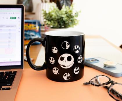 Imagem de Caneca de cerâmica Silver Buffalo Disney Nightmare Before Christmas