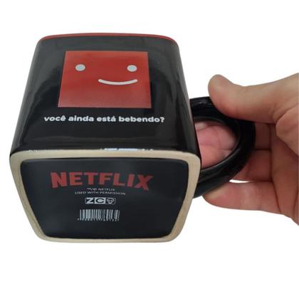 Imagem de Caneca Netflix Cubo 3D Quadrada Cerâmica Preta 300ML Oficial - Zona Criativa