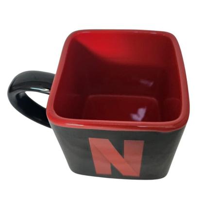 Imagem de Caneca Netflix Cubo 3D Quadrada Cerâmica Preta 300ML Oficial - Zona Criativa
