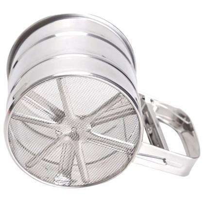 Imagem de Caneca Polvilhador Inox Peneira Escorrer Massas Com Gatilho