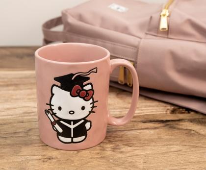 Imagem de Caneca Silver Buffalo Hello Kitty Graduation 500 ml de cerâmica