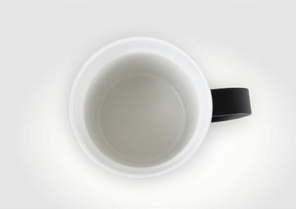 Imagem de Caneca Térmica Mugy 370ml Preta com Revestimento Cerâmico e Tampa de Polipropileno