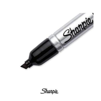 Imagem de Caneta Marcador Permanente Ponta Chanfrada King Size Preta - Sharpie