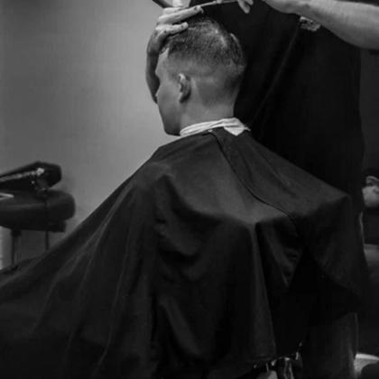 Imagem de Capa de corte lisa master microfibra barbearia salão beleza