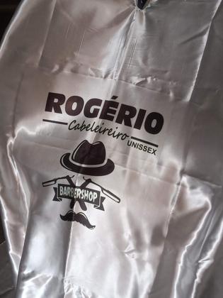 Imagem de Capa de corte para salão com sua marca microfibra fexo ziper