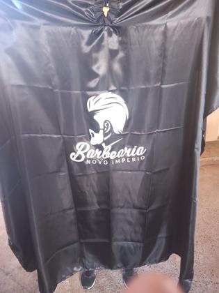 Imagem de Capa de corte para salão com sua marca microfibra fexo ziper