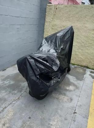 Imagem de Capa de Moto Impermeável Térmica Protege do Sol, Chuva, Poeira e AntiRiscos 100 PVC