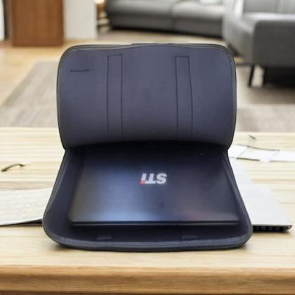 Imagem de Capa de Notebook 15,6 Polegadas Revestida de Espuma Compatível com Qualquer Marca e Aparelho Estampa Tiras