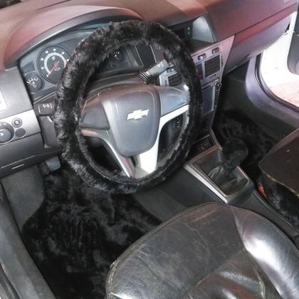 Imagem de Capa de Volante em Pelúcia Preto Tapete Automotivo e Capa de Cambio e Freio de Mão Kit Completo