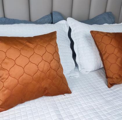 Imagem de Capa para Almofada em Veludo Bordado Supreme Quadrada Várias Cores