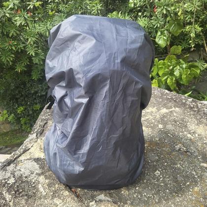 Imagem de Capa Para Cobrir Mochila Impermeável Cinza Dos 55 Aos 75L