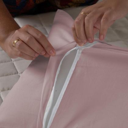 Imagem de Capa Para Travesseiro Fofuxão 1 Peça 1,46m x 46cm Percal 180 Fios Com Zíper