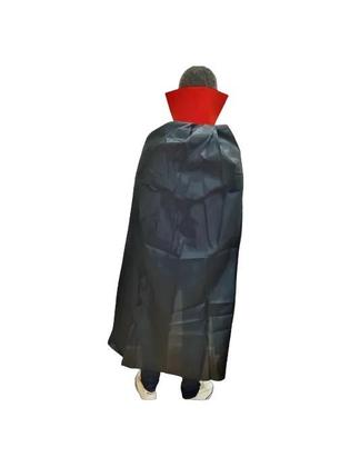 Imagem de Capa Preta Com Gola Vermelha 153 cm