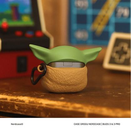 Imagem de Capa Protetora Nerdcase Compatível com Samsung Galaxy Buds 3/3 Pro, Baby Yoda