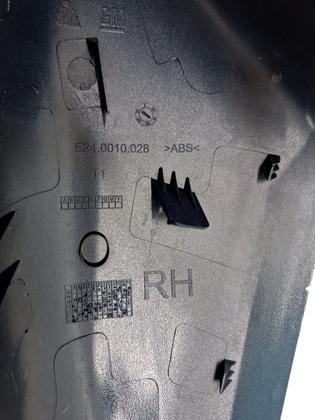 Imagem de Capa Retrovisor Chevrolet Onix Plus 2020 2021 2022 2023 2024 2025 Lado Direito Azul Seeker S/ Furo Sensor Original