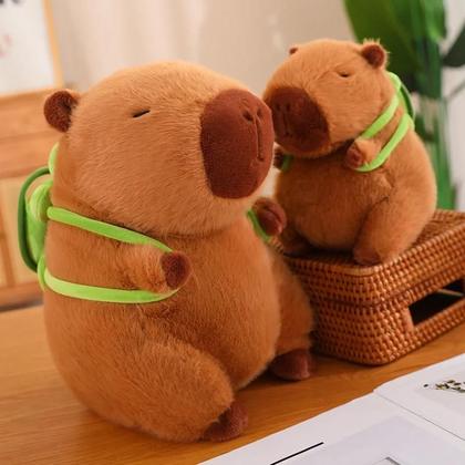 Imagem de Capivara de Pelúcia com Mochila - Brinquedo Infantil Fofo