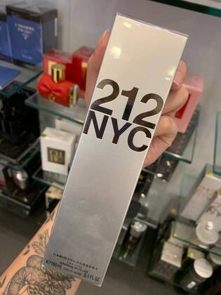 Imagem de Carolina Herrera 212 Feminino Desodorante 150ml
