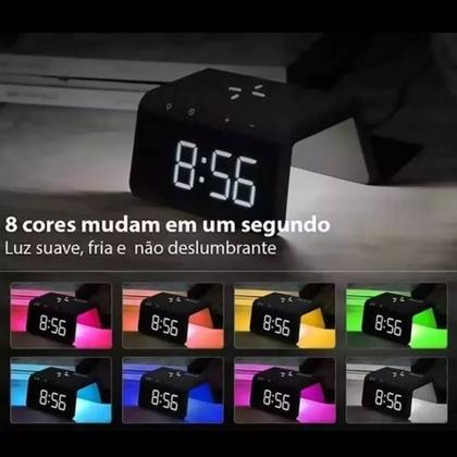Imagem de Carregador Indução Preto Celular Elegância e Função com Relógio de Mesa Despertador e Luz Noturna RGB