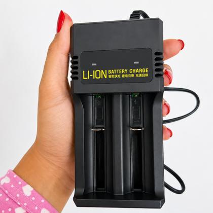 Imagem de Carregador Universal Premium Para Bateria 21700 18650 26650 3,7v 4,2v Bivolt 110/220v Premium