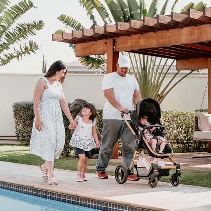 Imagem de Carrinho de Bebê Galzerano Ivy DUO Berço Passeio Moisés com Bebê Conforto Travel System Reclinável Viagem 0 a 15 Kg Preto Caramelo Fecha com Uma Mão