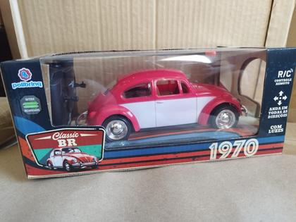 Imagem de Carrinho de controle remoto Fusca CLássico Retrô 1970 com luzes Polibrinq