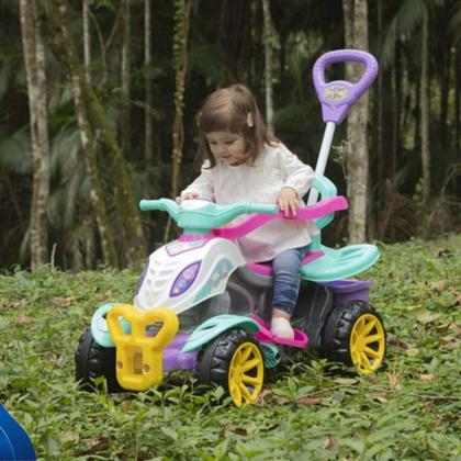 Imagem de Carrinho De Passeio Infantil Quadriciclo Com Haste E Pedal Menina