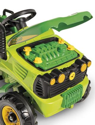 Imagem de Carrinho de Passeio Infantil Trator com pedal TraCamp Verde - Calesita