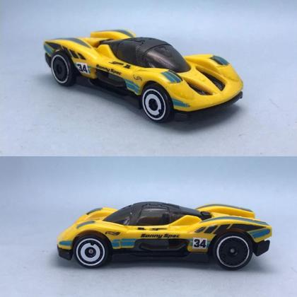 Imagem de Carrinho Miniatura Hot Wheels GROUP C FANTASY 89/250 HKK39 HW TRACK CHAMPS