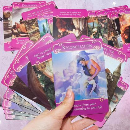 Imagem de Carta de tarô TWWDE AUG Romance Angels Oracle Deck com livro-guia
