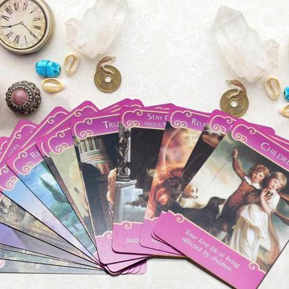 Imagem de Carta de tarô TWWDE AUG Romance Angels Oracle Deck com livro-guia