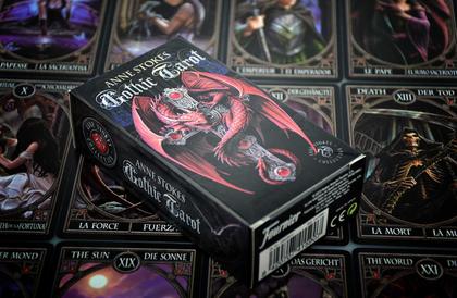 Imagem de Cartas de tarô Heraclio Fournier Anne Stokes Gothic Black