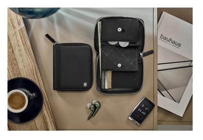 Imagem de Carteira masculina em Couro Proteção RFID Altius Alox Zip-Around Victorinox 611576