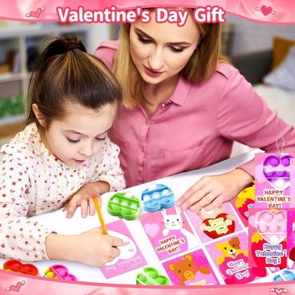 Imagem de Cartões de dia dos namorados para crianças em sala de aula com porta-chaves Heart Pop Bubble Fidget x30