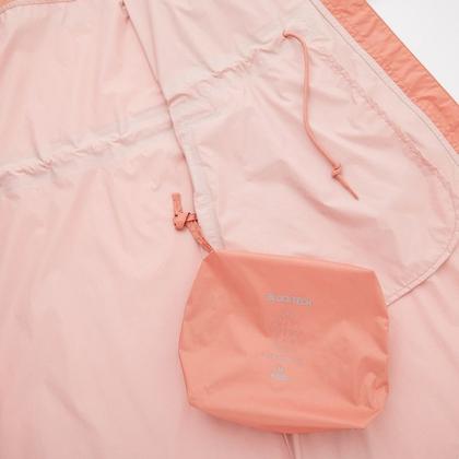 Imagem de Casaco Blocktech Impermeável e Corta Vento Com Capuz Uniqlo