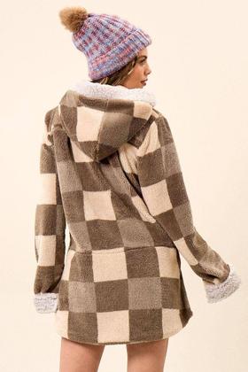 Imagem de Casaco Peluciado com Capuz Bege Xadrez Yacamim J10