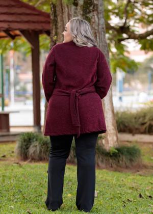 Imagem de Casaco plus size feminino em boucle peluciado com bolso bordo