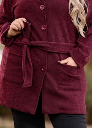 Imagem de Casaco plus size feminino em boucle peluciado com bolso bordo