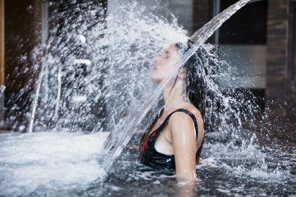 Imagem de Cascata Inox Embutir Parede Piscina Fácil Instalação Alvenaria