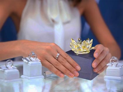 Imagem de Castiçal de Vidro - Flor de Lotus