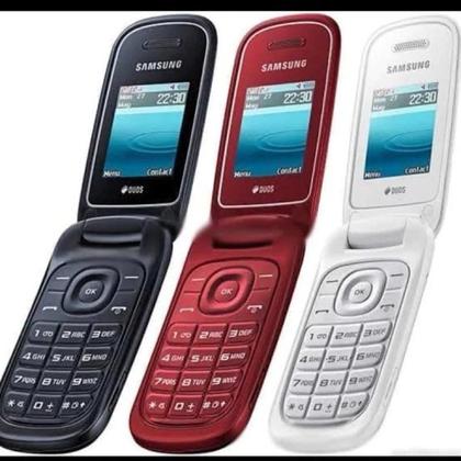 Imagem de Celular Flip 4G Sansvng GTE1272 Dual Chip Simples para Idosos Teclas Grandes