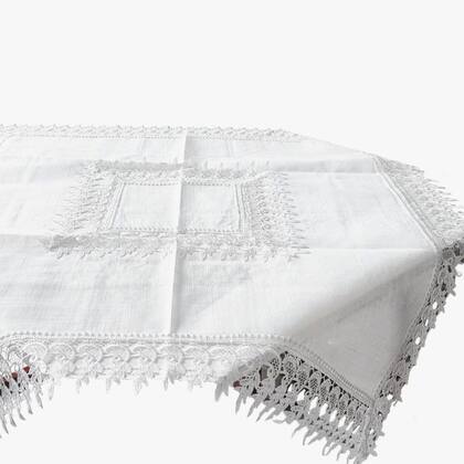 Imagem de Centro de Mesa Toalha de Chá Rendado Delhi Bordado Branco 85x85cm Jolitex