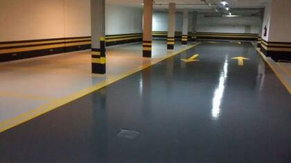 Imagem de Cera acrílica poliwax - preta - cleaner - 1 litro