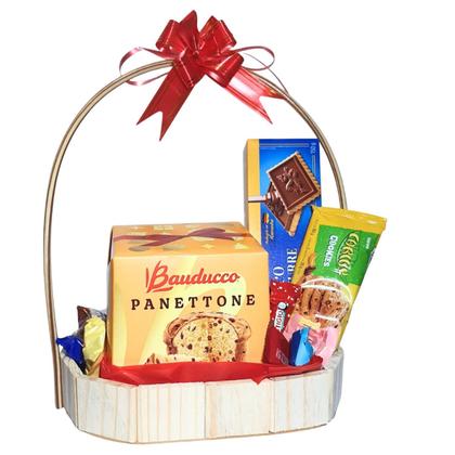 Imagem de Cesta de Natal com Panetone Bauducco, Bombons Nestlé e Petit Beurre