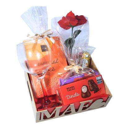 Imagem de Cesta Dia das Mães com Taça, Chocolates Especiais e Rosa com Trufa